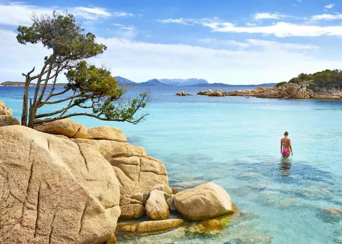 Valentina Costa Smeralda Vista Mar Cugnana Verde